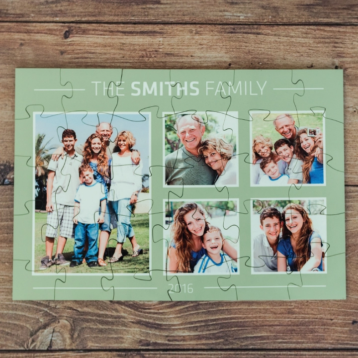 El Puzzle personalizado con fotografía es el regalo perfecto para sorprender y emocionar. Personalízalo con tus imágenes o textos favoritos, elige el tamaño y número de piezas, y crea un recuerdo único lleno de diversión y significado.