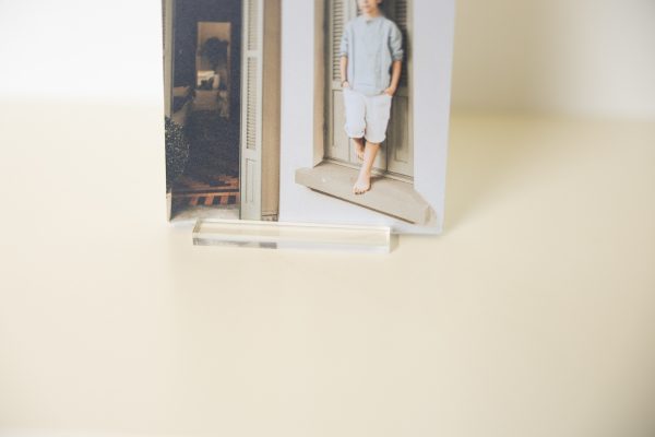 Con su estructura de aluminio ligero y resistente, el marco dibond es ideal para impresiones UV de alta calidad.