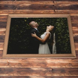 El Marco Royal es la elección ideal para quienes buscan una decoración con un aire vintage, evocando referencias al pasado y capturando la estética y cultura de una época específica.