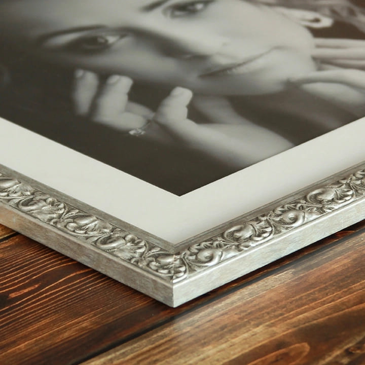 El Marco Vintage es una excelente opción para preservar tus imágenes con un toque especial vintage.