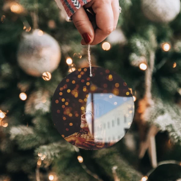 Los adornos para árbol de Navidad en metacrilato personalizados son la opción ideal para quienes buscan una decoración original y duradera.