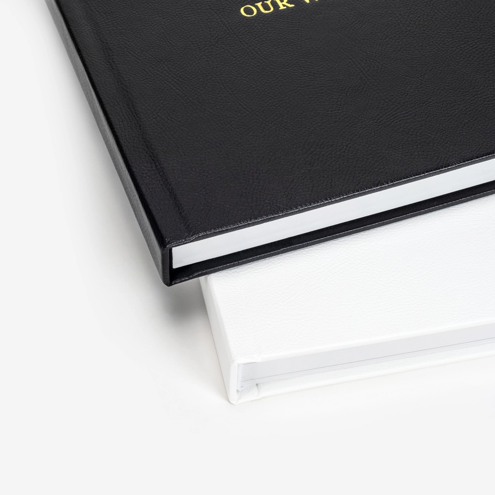 El Álbum de Fotos Clásico con Diseño a Medida es la opción perfecta para quienes buscan un álbum fotográfico de lujo, atemporal y elegante.