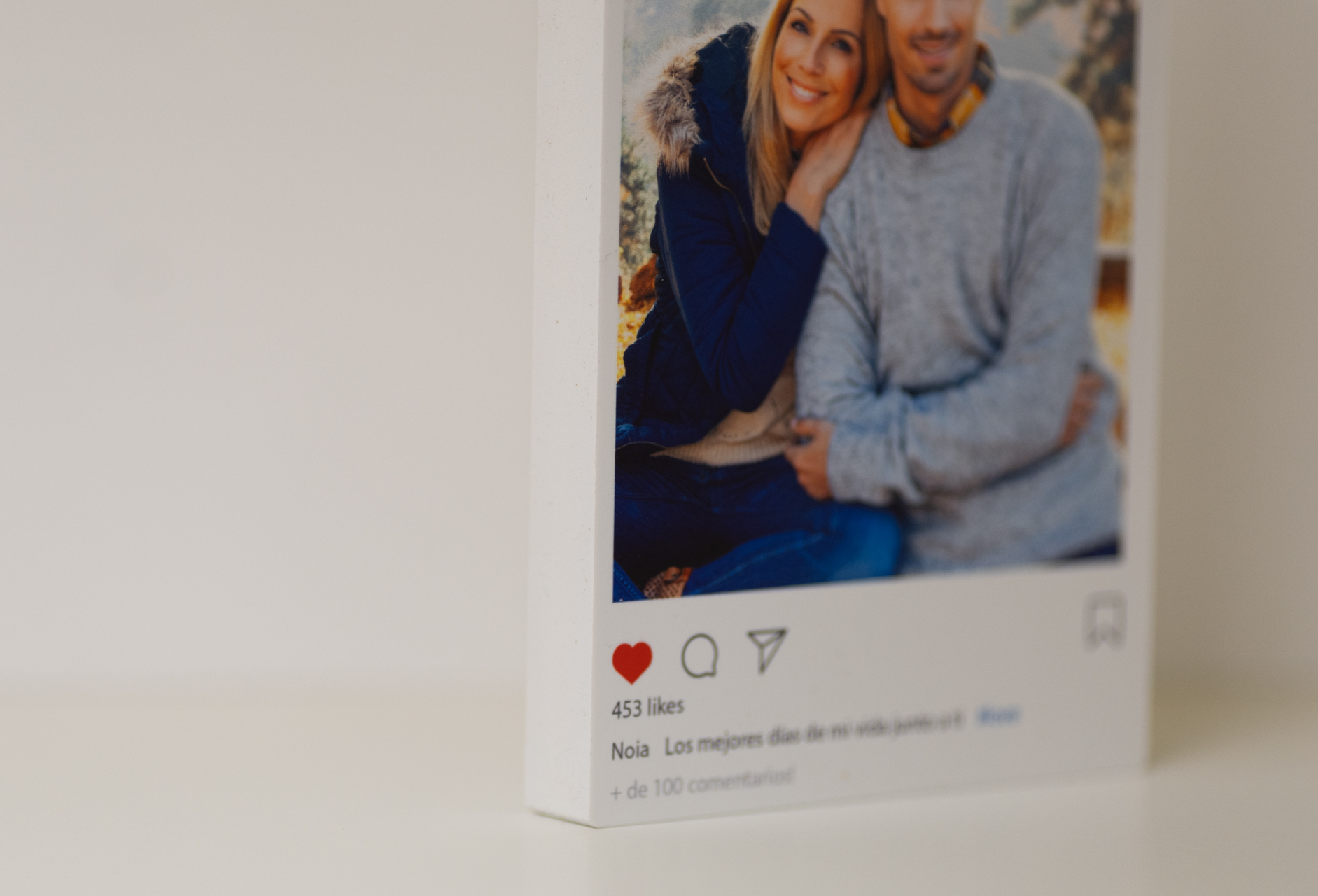 ¡Sorprende con un marco en forma de Instagram! Personaliza con tu foto y texto.