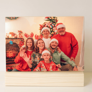 Marco de Madera Giratorio para Navidad con dos fotografías: el regalo que emociona por partida doble.